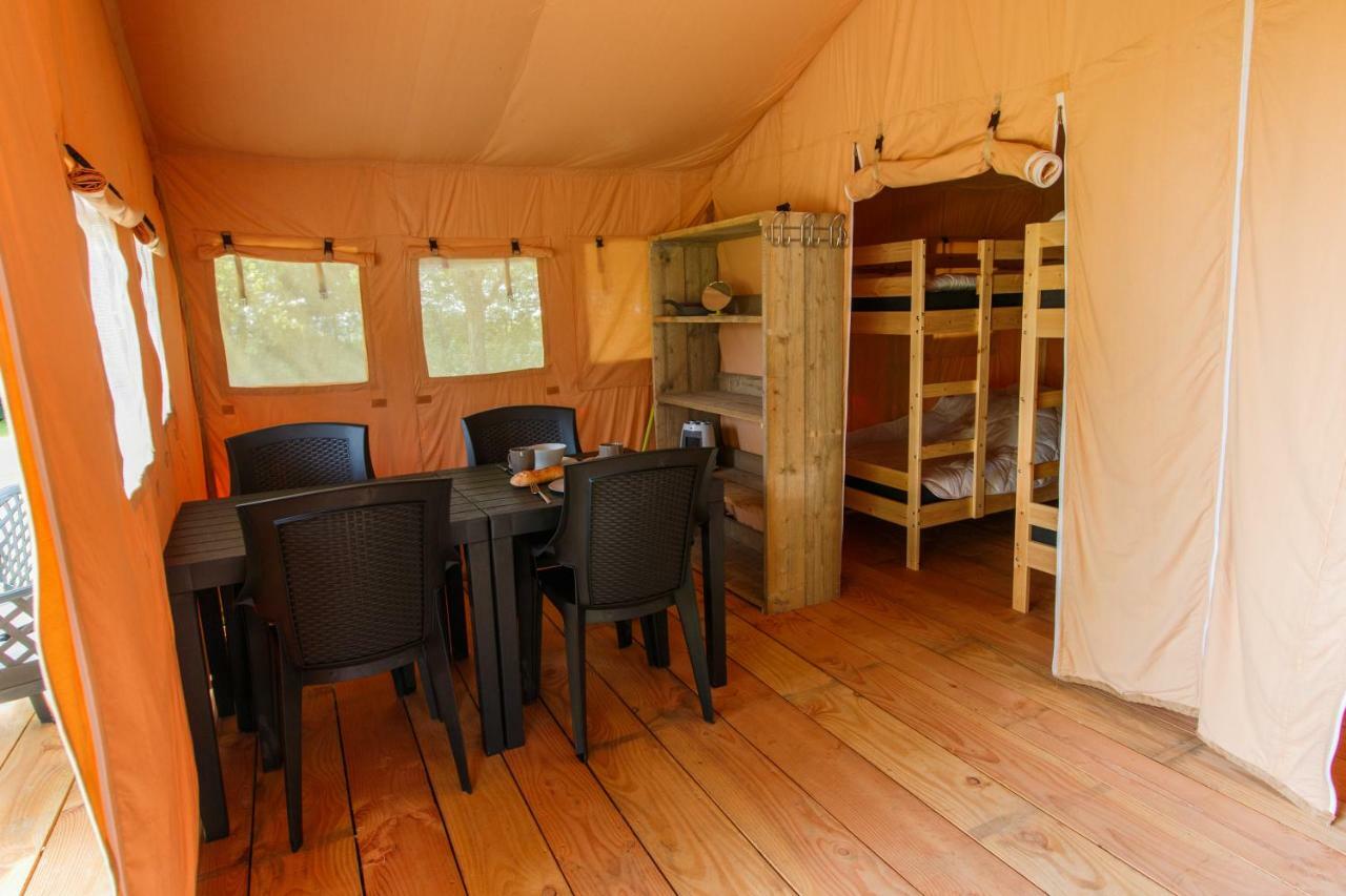 Safaritent At Campingpark De Koekamp Hotel Epe Exterior photo